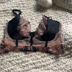 New victoria secret bra 34DD
